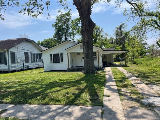 property at 510 Pershing Ave