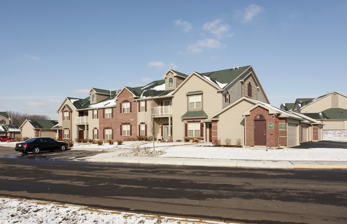 Aspen Village in Holt, MI - Building Photo