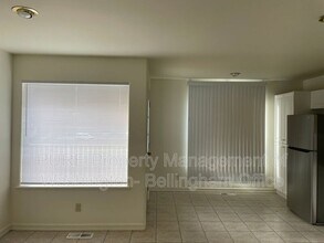 3013 Pacific St in Bellingham, WA - Building Photo - Building Photo