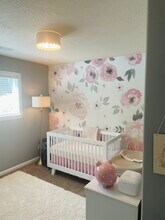 102 W Canyon View Dr in Longview, WA - Building Photo - Building Photo