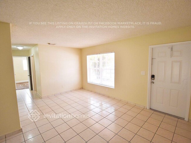 4825 NW 189th Terrace in Miami Gardens, FL - Building Photo - Building Photo