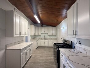 38628 Sumac Ave in Palmdale, CA - Foto de edificio - Building Photo