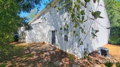 255 Luzelle Dr in Winston-Salem, NC - Building Photo - Building Photo