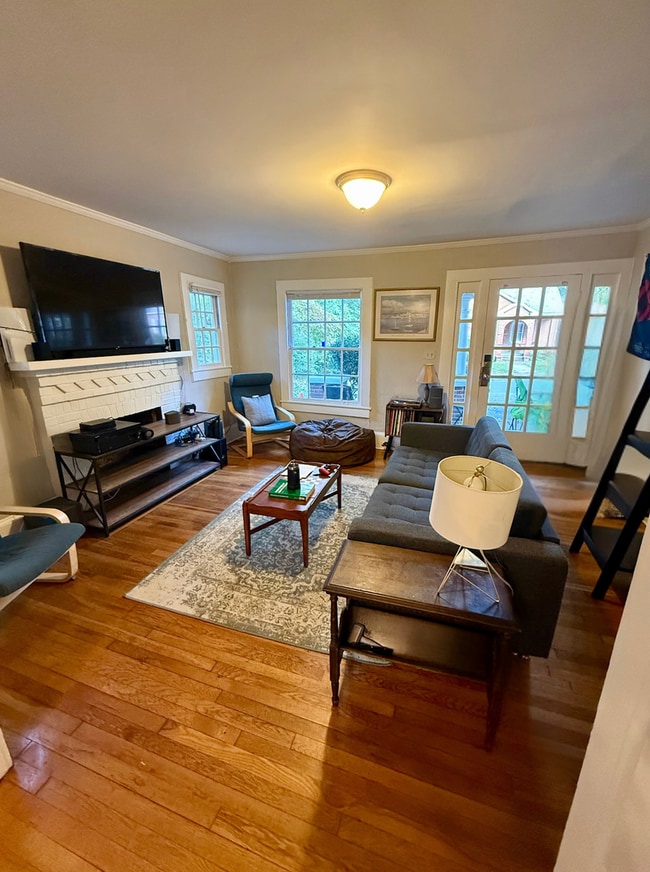 116 Kenan St in Chapel Hill, NC - Building Photo - Building Photo