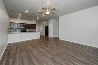 1147 Trellis Pass in Brenham, TX - Building Photo - Building Photo
