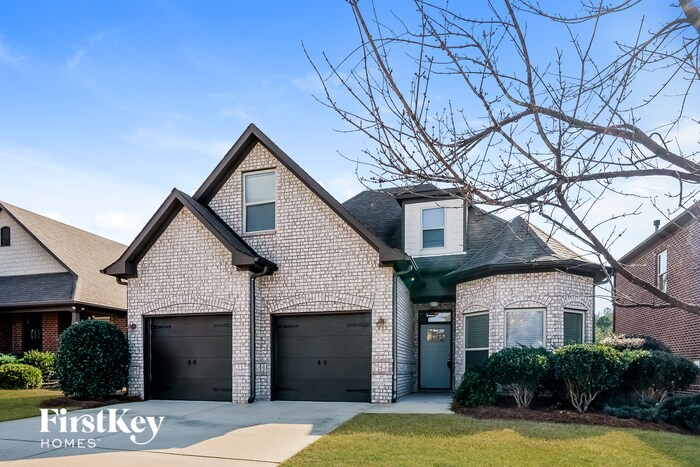 327 Glen Cross Way in Trussville, AL - Foto de edificio