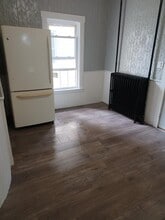 204 Blake St in Lewiston, ME - Building Photo - Building Photo