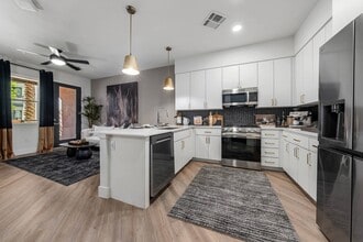 Aura Uptown in Phoenix, AZ - Building Photo - Building Photo