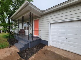 1108 Hickory Ln in Midwest City, OK - Building Photo