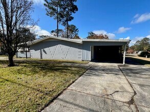 401 Woodley Rd in Savannah, GA - Building Photo - Building Photo