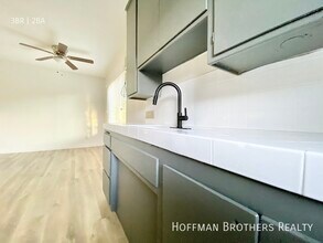 6626 Darby Ave, Unit 8A in Los Angeles, CA - Building Photo - Building Photo