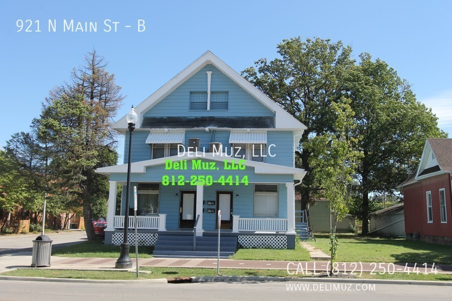 921 N Main St in Evansville, IN - Building Photo