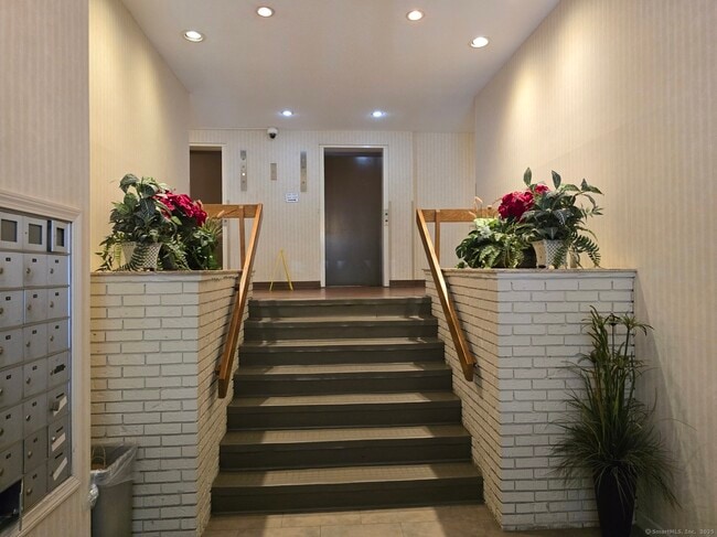 34 A Padanaram Rd in Danbury, CT - Building Photo - Building Photo