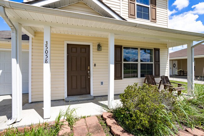 35058 Quail Creek Dr in Denham Springs, LA - Foto de edificio - Building Photo