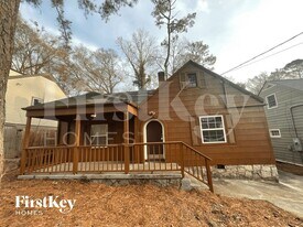 1567 Mayflower Ave SW in Atlanta, GA - Building Photo
