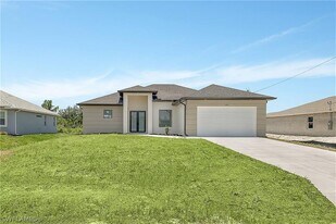 2921 7th St SW in Lehigh Acres, FL - Building Photo