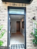 22326 Tees Ter in Ashburn, VA - Building Photo