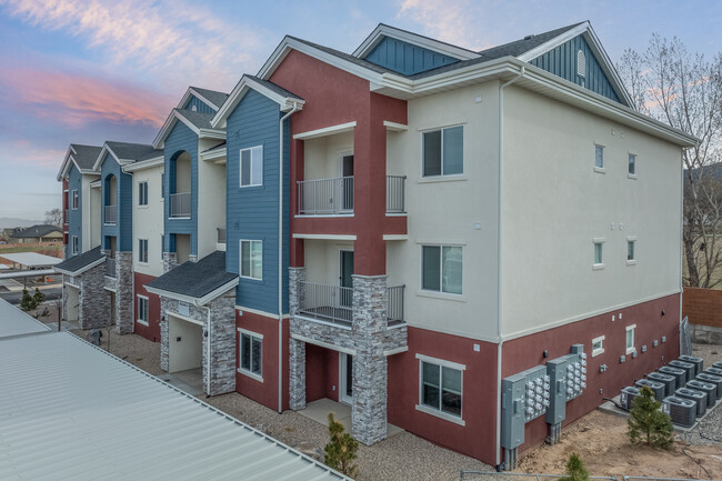 Cascade Springs Apartments in Cedar City, UT - Foto de edificio - Building Photo