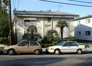 Beach Capri Apartments in Inglewood, CA - Building Photo - Building Photo