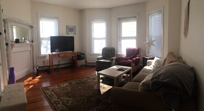 77 Walnut St, Unit 1 in Brookline, MA - Building Photo - Building Photo