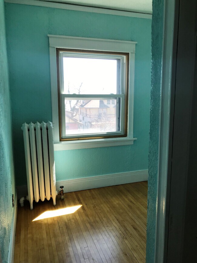 1927 E 5th St, Unit 2 in Duluth, MN - Building Photo - Building Photo