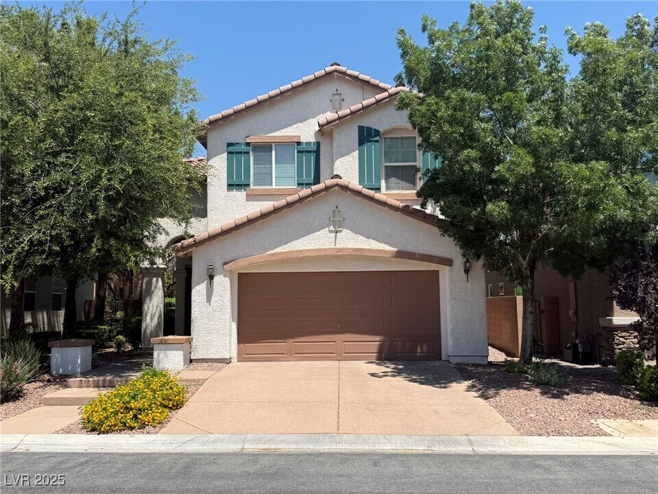 10512 Galleon Peak Ln in Las Vegas, NV - Building Photo