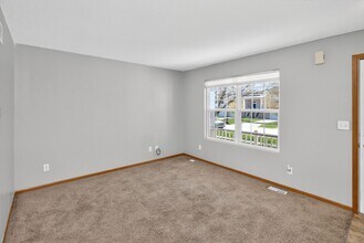 1603 SW Twin Gates Dr in Ankeny, IA - Building Photo - Building Photo