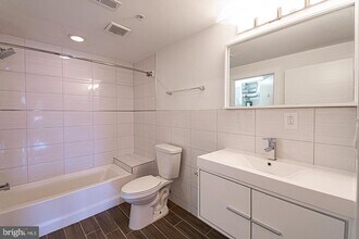 135 N 3rd St in Philadelphia, PA - Building Photo - Building Photo