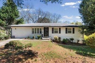 2815 Carolyn Dr in Smyrna, GA - Building Photo