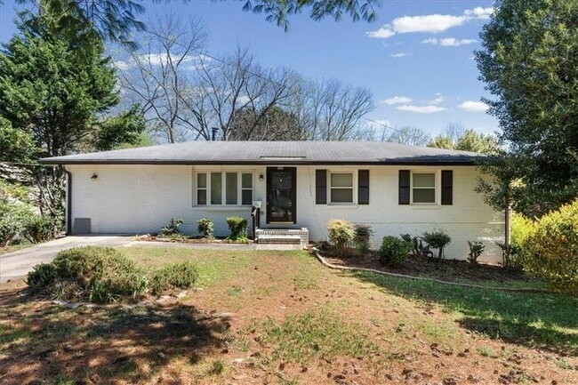 property at 2815 Carolyn Dr