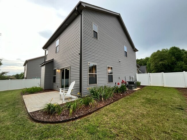 property at 8 Boyden Dr