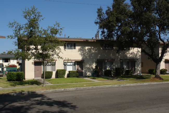 2728 S Rosewood Ave in Santa Ana, CA - Building Photo - Building Photo