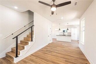 3069 W Tulsa St in Fayetteville, AR - Foto de edificio - Building Photo
