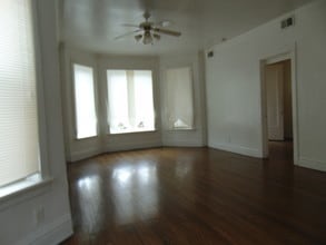 7342 S Harvard Ave, Unit 2 in Chicago, IL - Foto de edificio - Building Photo