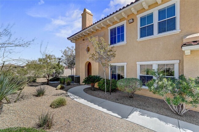 820 Canterra St in Las Vegas, NV - Building Photo - Building Photo