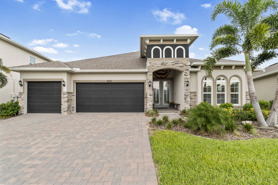 4351 Renly Ln in Clermont, FL - Building Photo