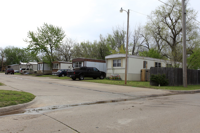 Site B in Oklahoma City, OK - Foto de edificio - Building Photo