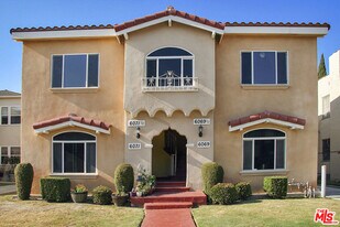 6071 1/2 Pickford St in Los Angeles, CA - Building Photo