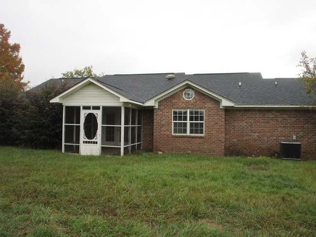 2555 Nicholson Dr in Sumter, SC - Foto de edificio - Building Photo