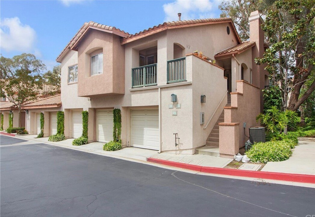 19 Baya in Rancho Santa Margarita, CA - Building Photo