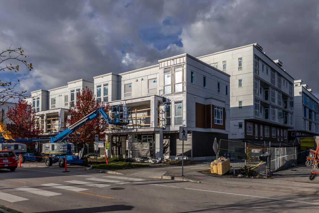 Parc Portofino in Richmond, BC - Building Photo