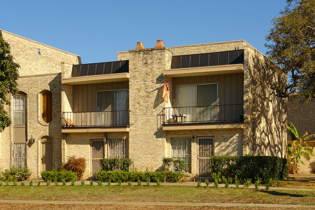 307 W Mistletoe in San Antonio, TX - Foto de edificio