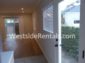 2571 S Bundy Dr, Unit 2571 in Los Angeles, CA - Building Photo