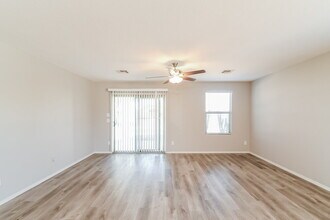 1126 E Daniella Dr in San Tan Valley, AZ - Foto de edificio - Building Photo