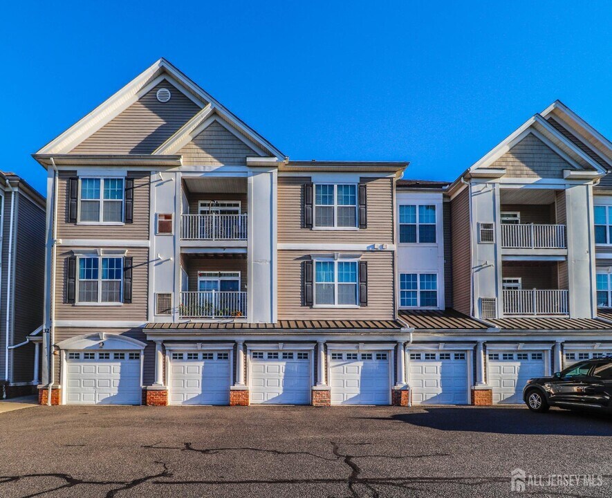 3223 Edward Stec Blvd in Edison, NJ - Building Photo