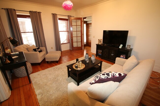 356 Oxford St in Rochester, NY - Building Photo - Building Photo