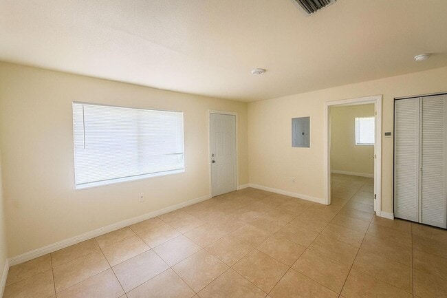 908 Mccray Ct in Fort Pierce, FL - Building Photo - Building Photo