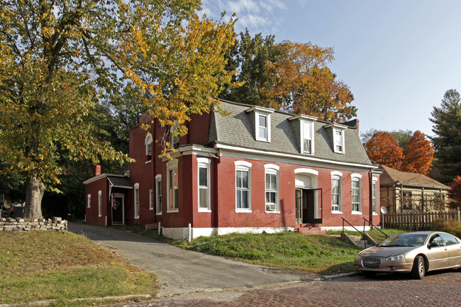 311 E E St in Belleville, IL - Building Photo - Building Photo