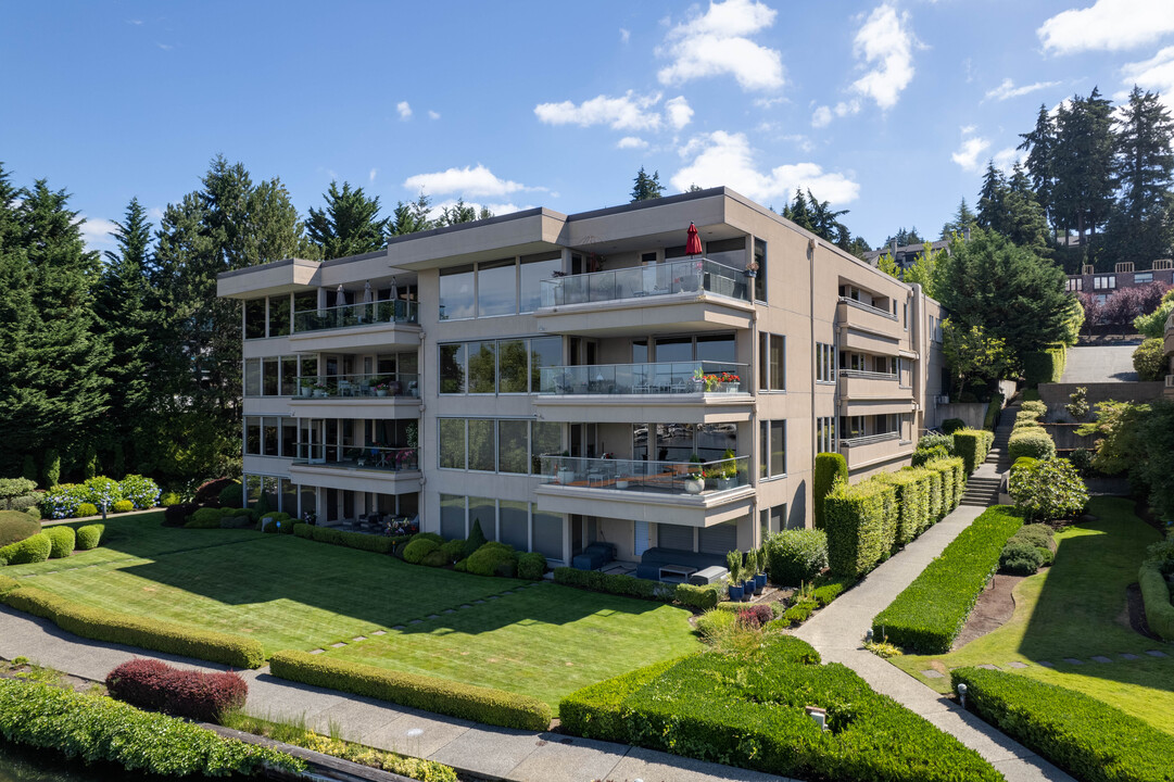 Breakwater in Kirkland, WA - Foto de edificio