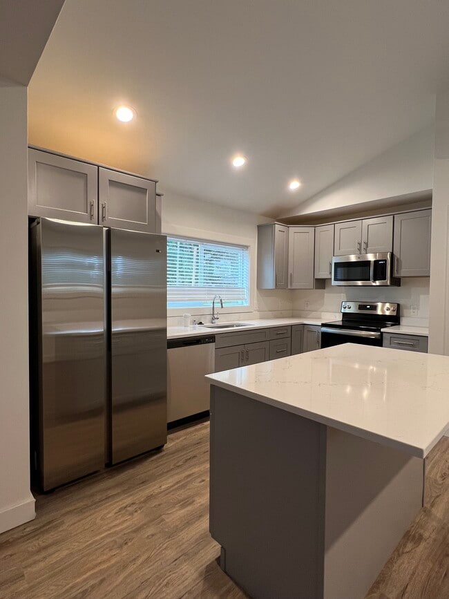 property at 616 E Myrtle St